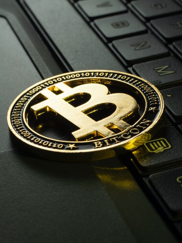 Coinbase Co-Founder & ARK Invest Sell Shares